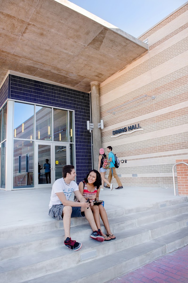 Islander Dining Photos 2